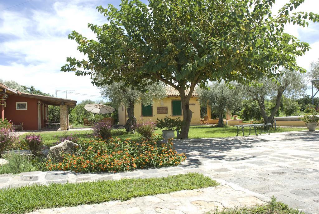 Case Di Loco Castro Agnone Bagni Exteriér fotografie